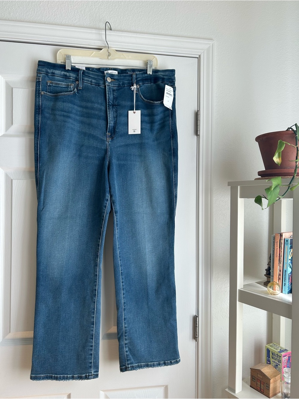 Good American curve straight denim jeans